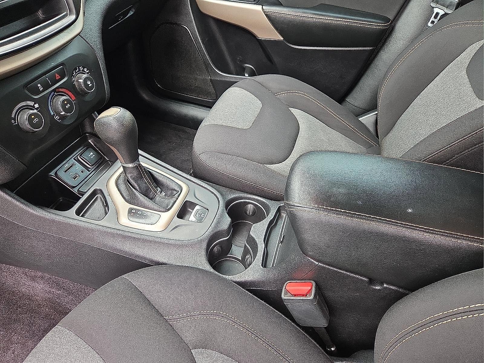 2017 Jeep Cherokee Sport