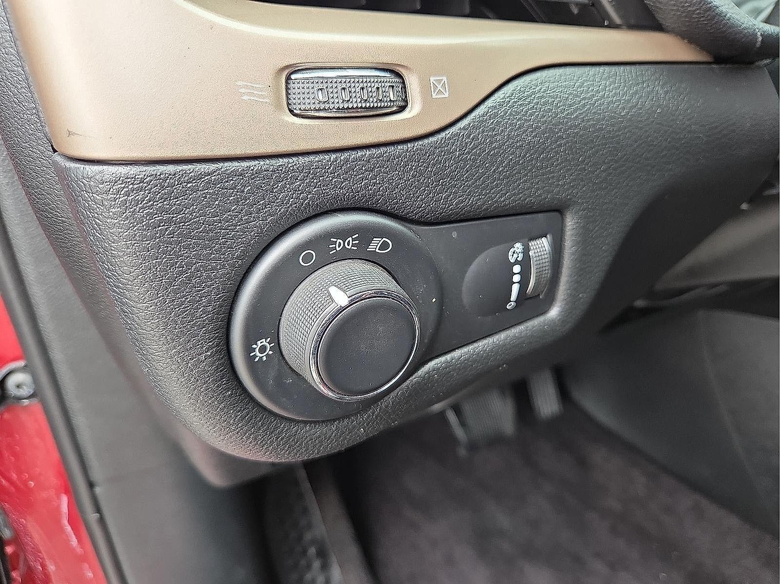 2017 Jeep Cherokee Sport
