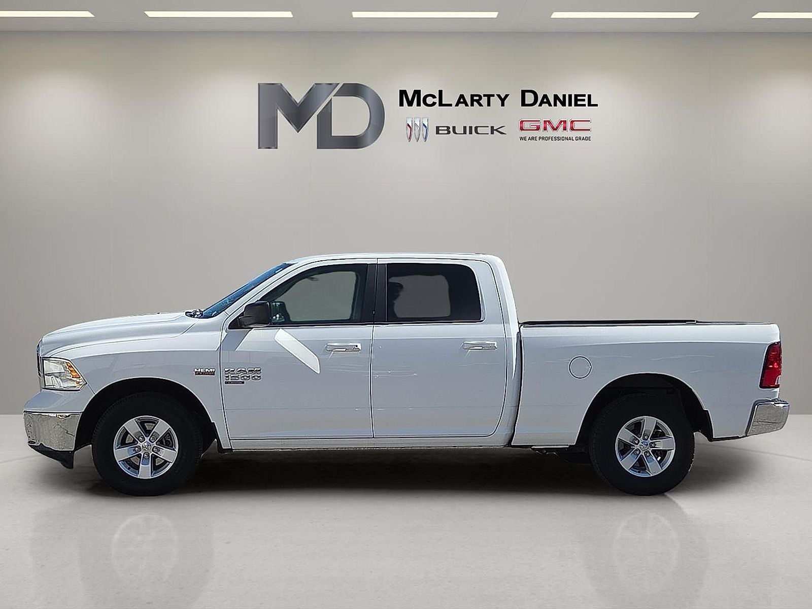 2020 RAM 1500 Classic SLT Crew Cab 4x2 6'4" Box