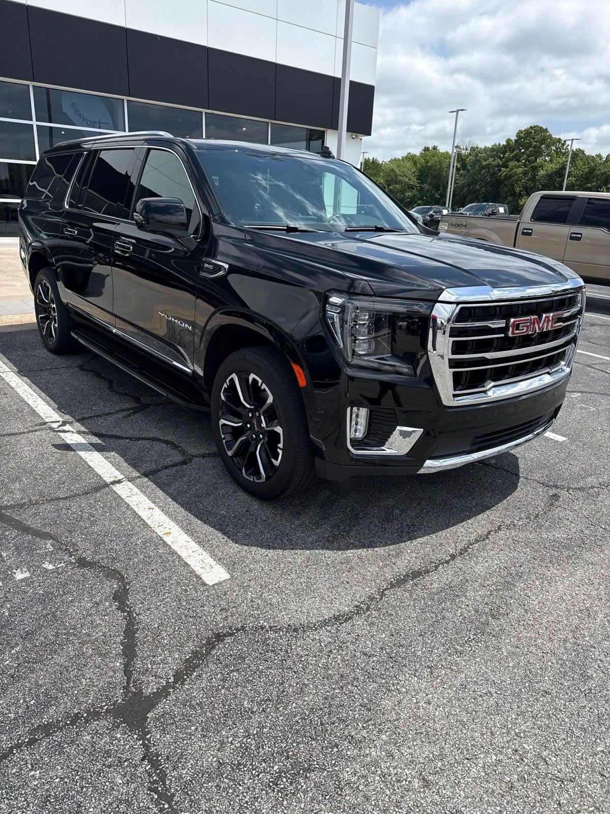 2022 GMC Yukon XL SLT