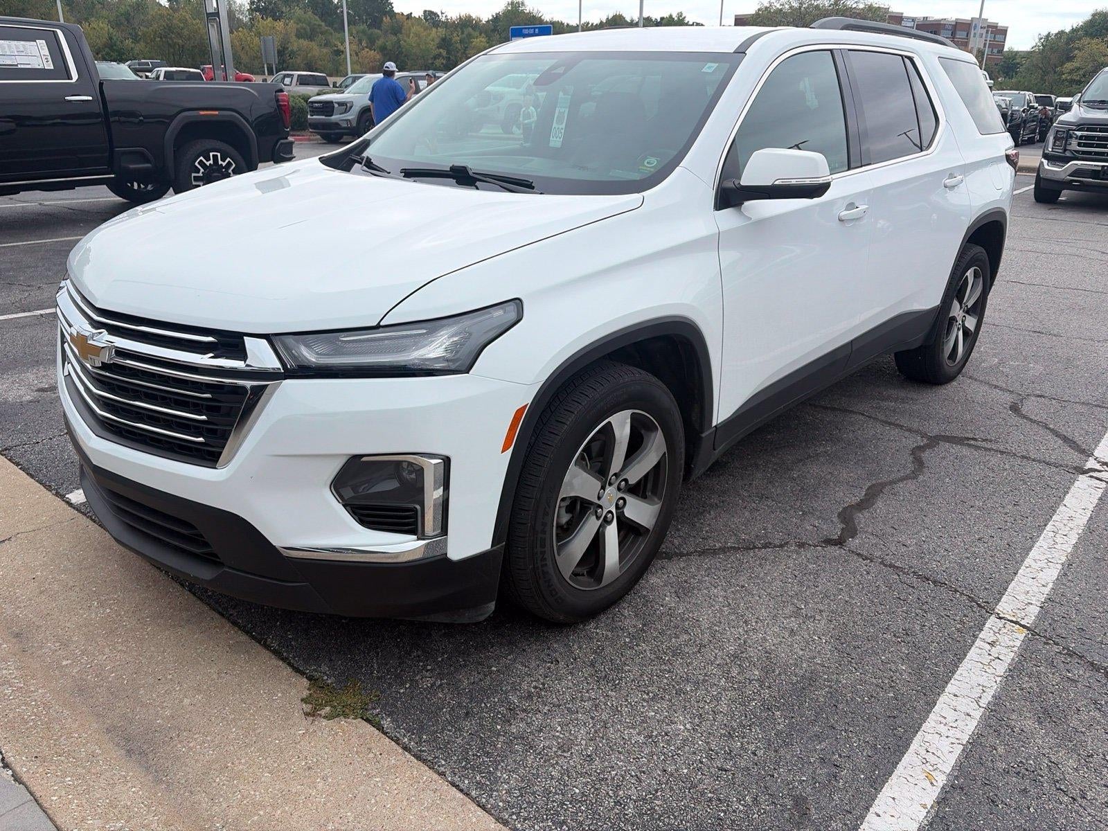 2023 Chevrolet Traverse LT Leather