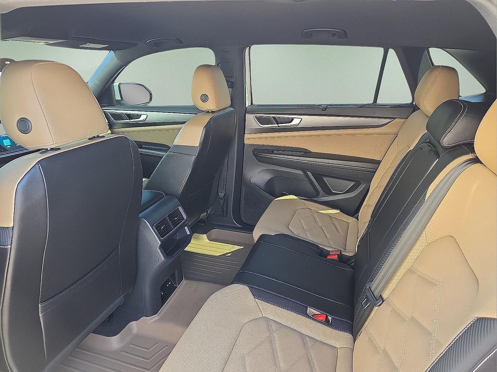 2024 Volkswagen Atlas Cross Sport 2.0T SE w/Technology