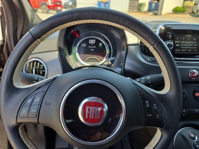 2019 FIAT 500e Base