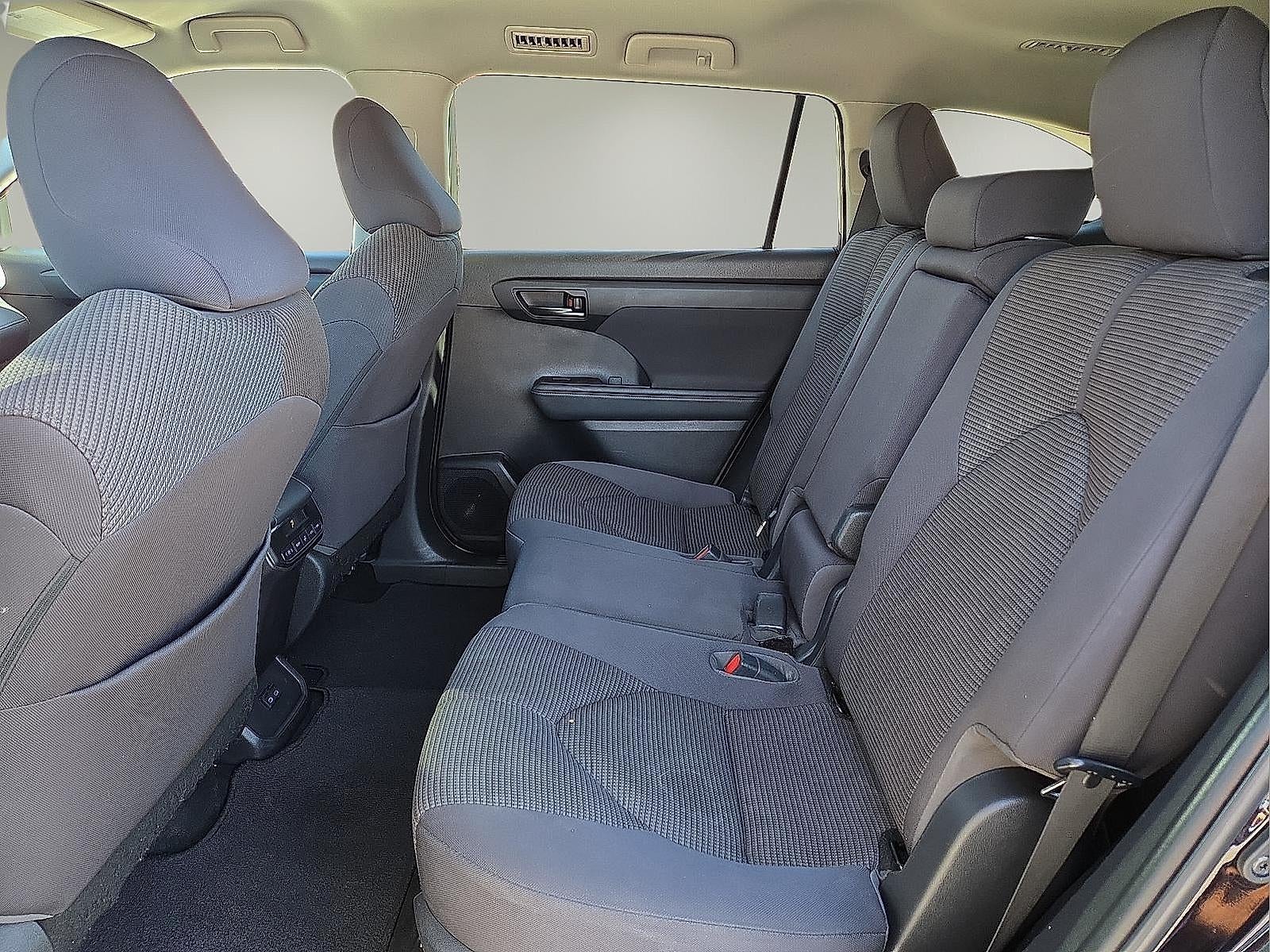 2022 Toyota Highlander LE