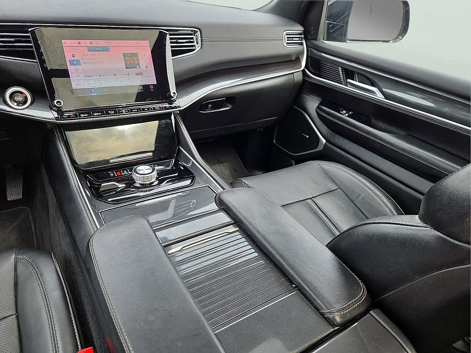 2023 Jeep Wagoneer Base