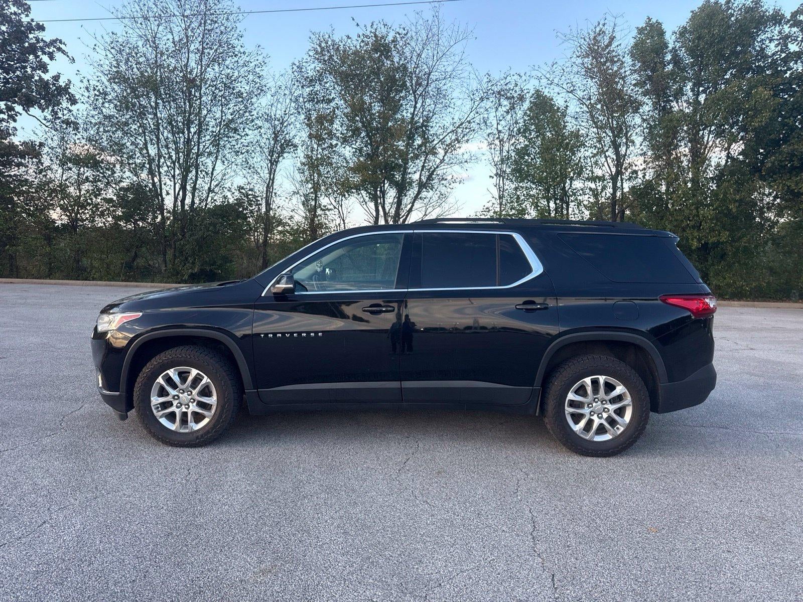2021 Chevrolet Traverse LT Cloth