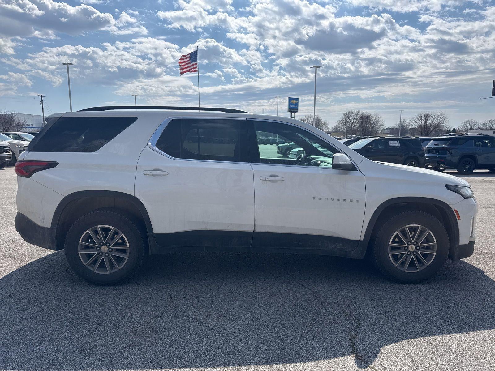2023 Chevrolet Traverse LT Cloth