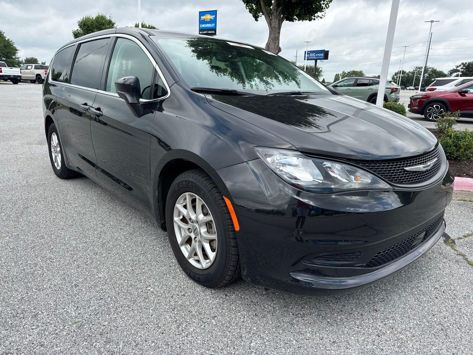 2023 Chrysler Voyager LX