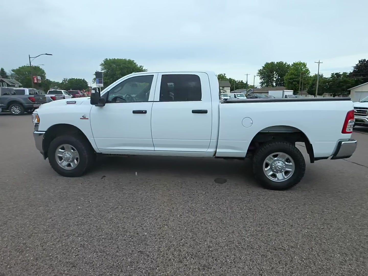 2023 RAM 2500 Tradesman Crew Cab 4x4 6'4" Box
