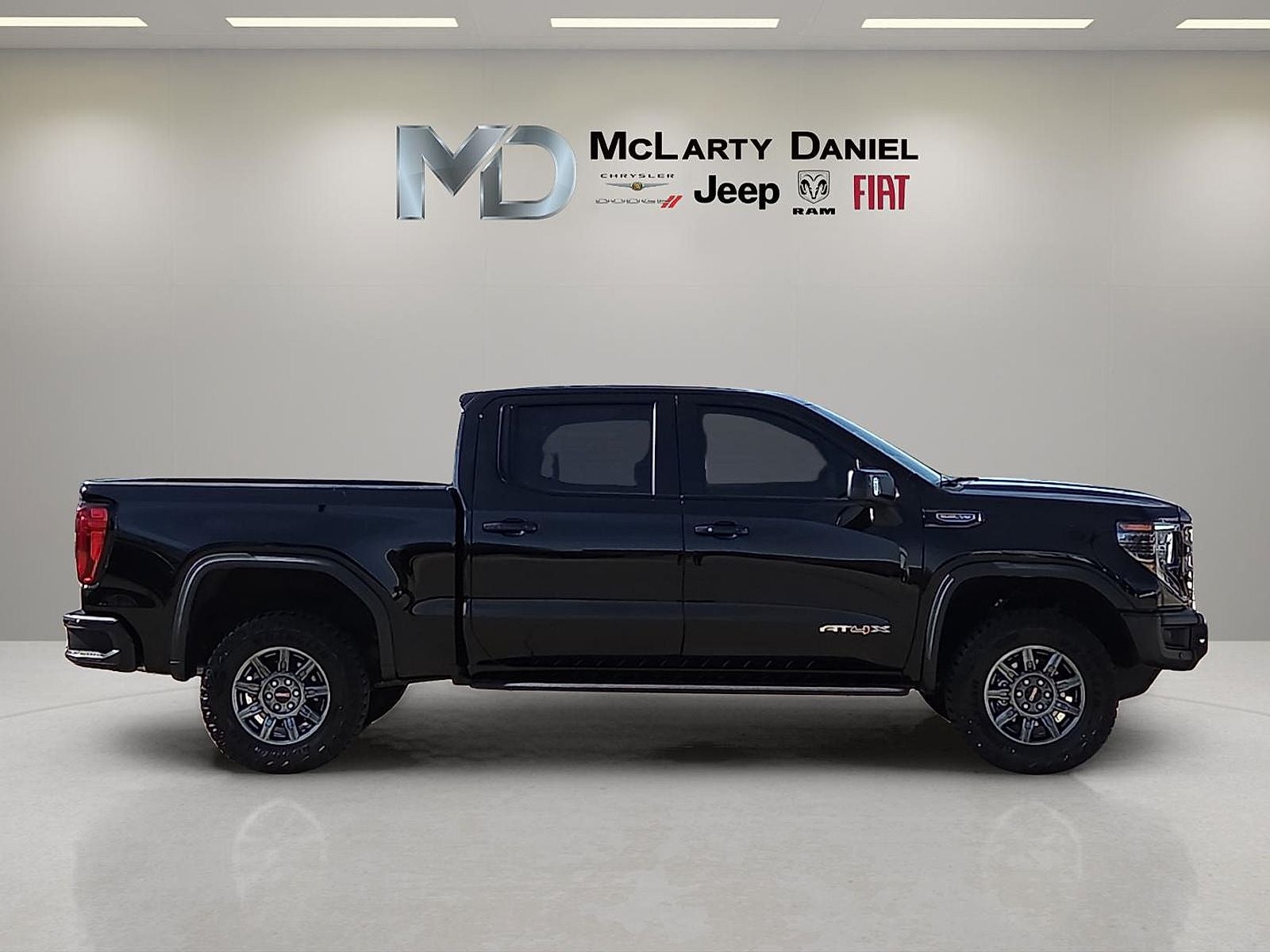 2025 GMC Sierra 1500 AT4X