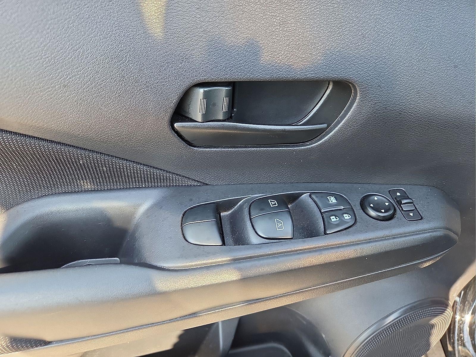 2023 Nissan Kicks S Xtronic CVT