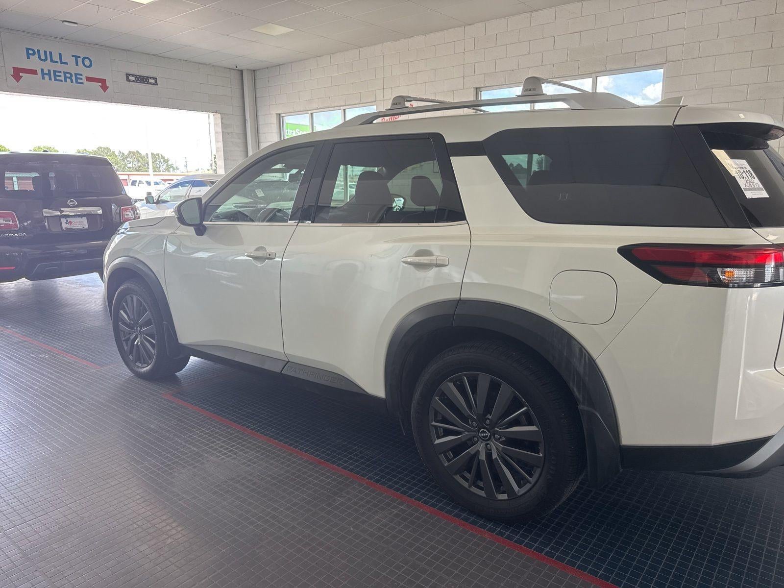 2022 Nissan Pathfinder SL 2WD
