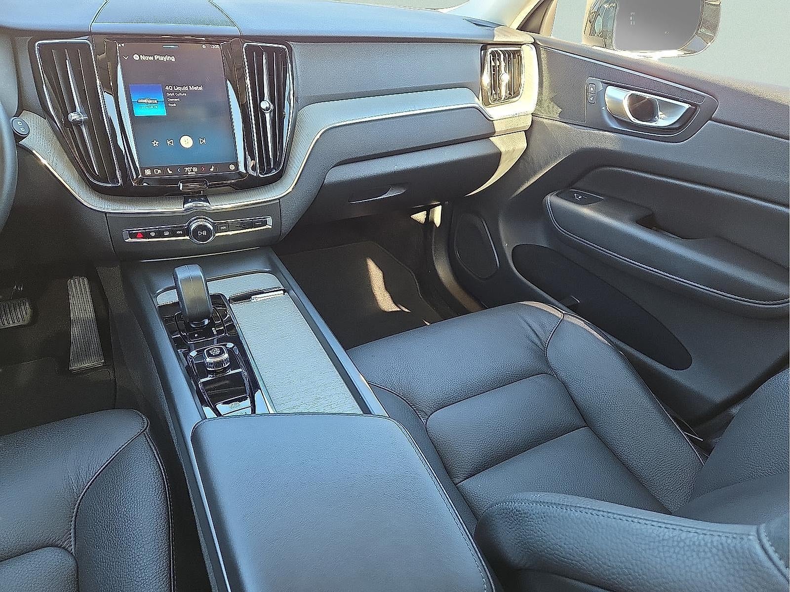 2025 Volvo XC60 Plus