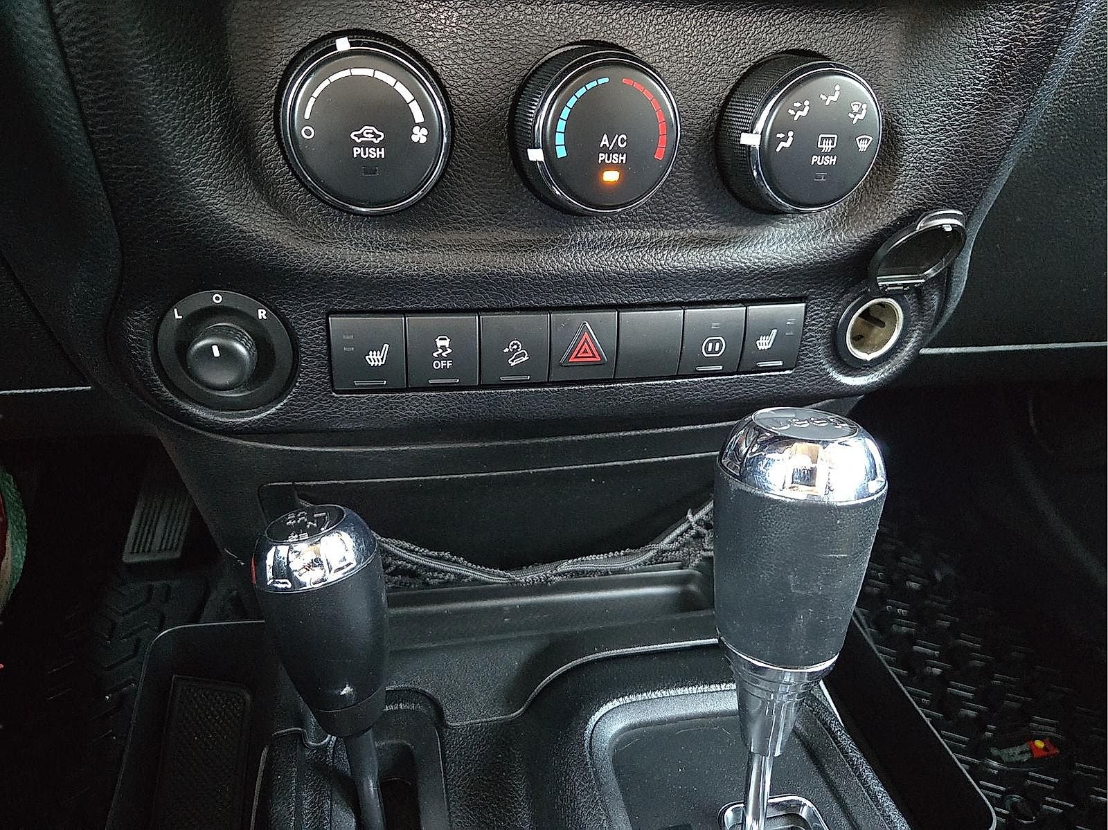 2012 Jeep Wrangler Unlimited Sahara Altitude