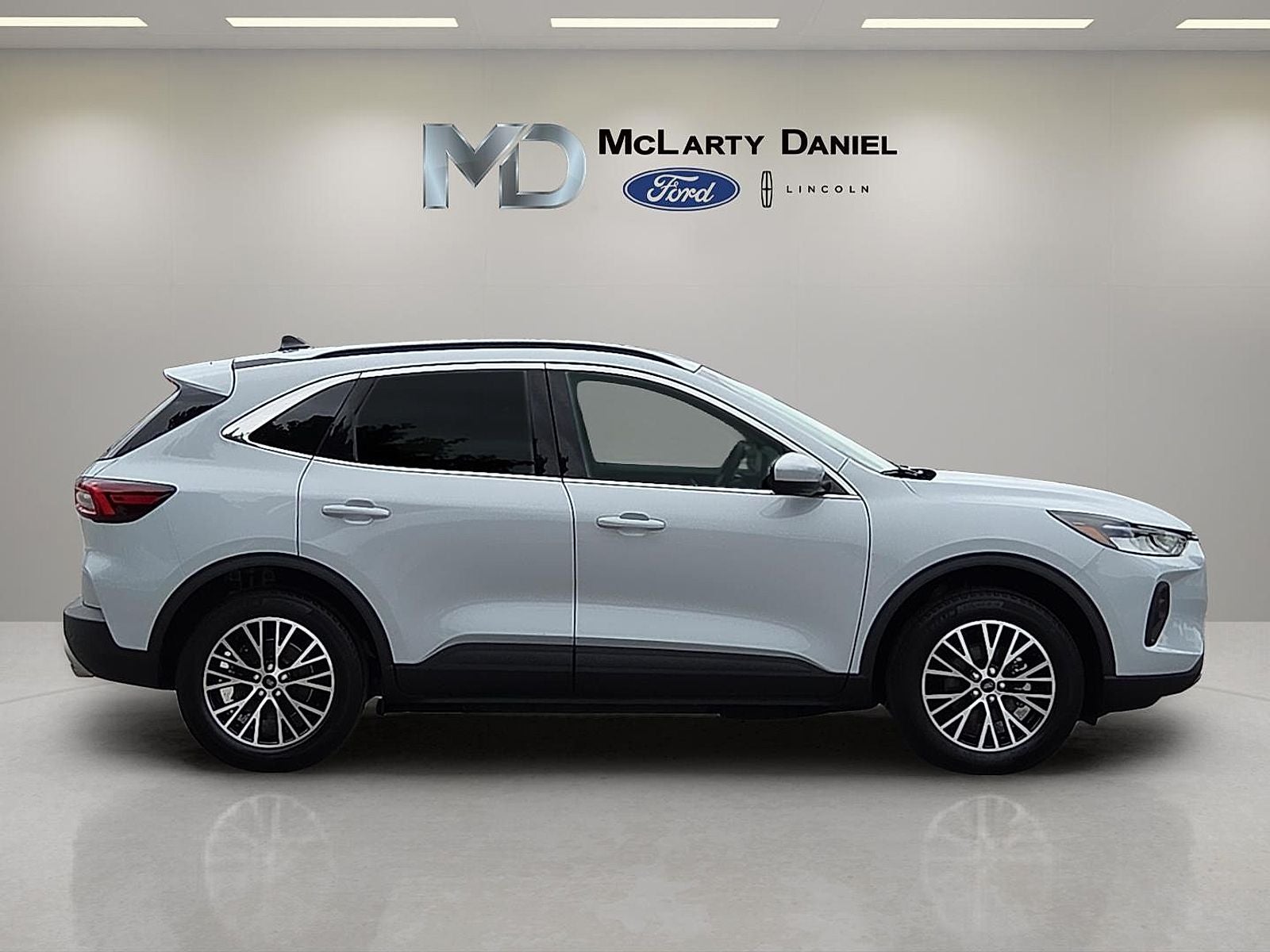 2025 Ford Escape Plug-In Hybrid Base