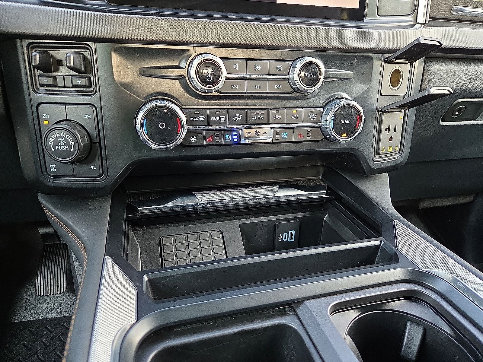 2023 Ford F-250SD Platinum
