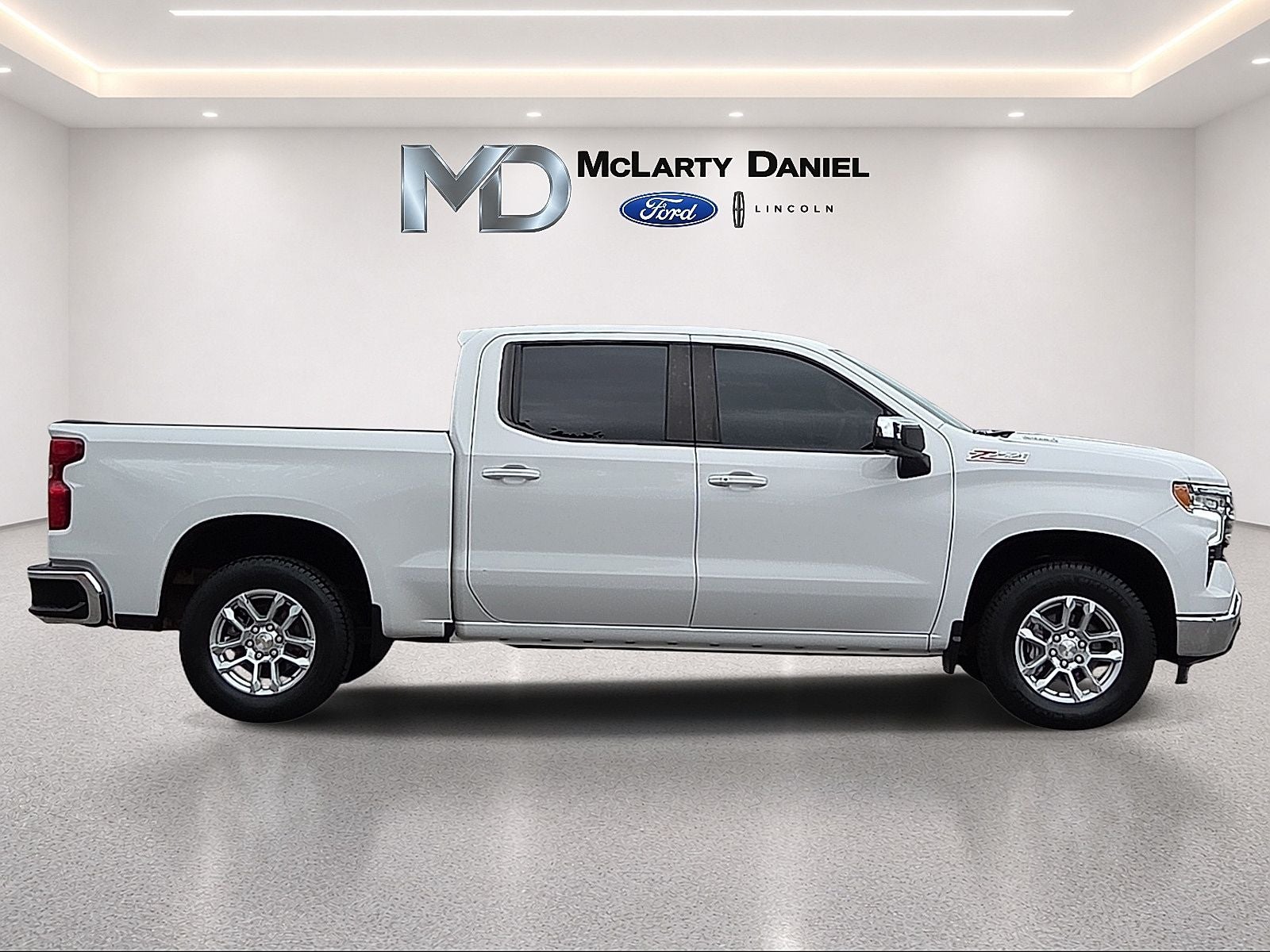 2024 Chevrolet Silverado 1500 LT LT1