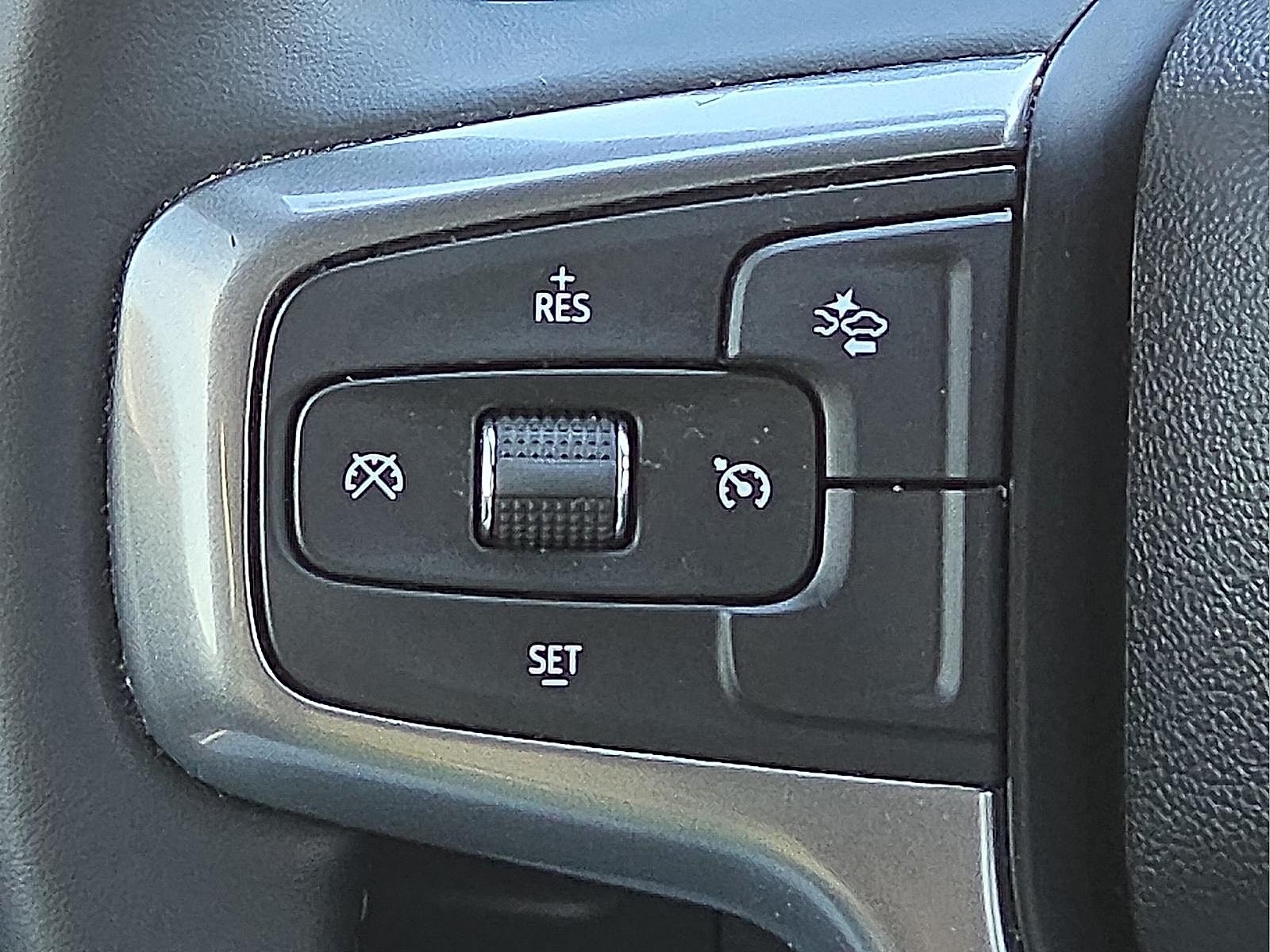 2024 Chevrolet Suburban LS