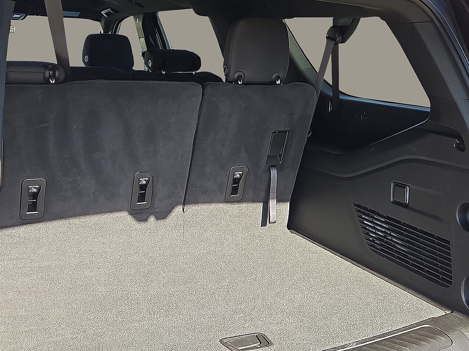 2024 Chevrolet Suburban LS