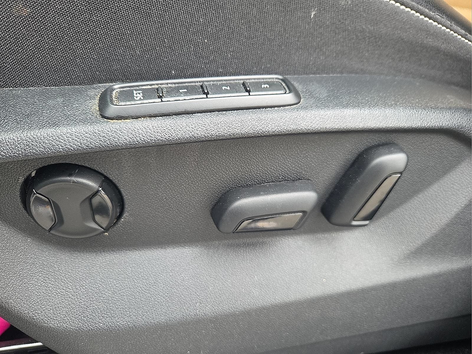 2022 Volkswagen Atlas Cross Sport 3.6L V6 SEL Premium R-Line