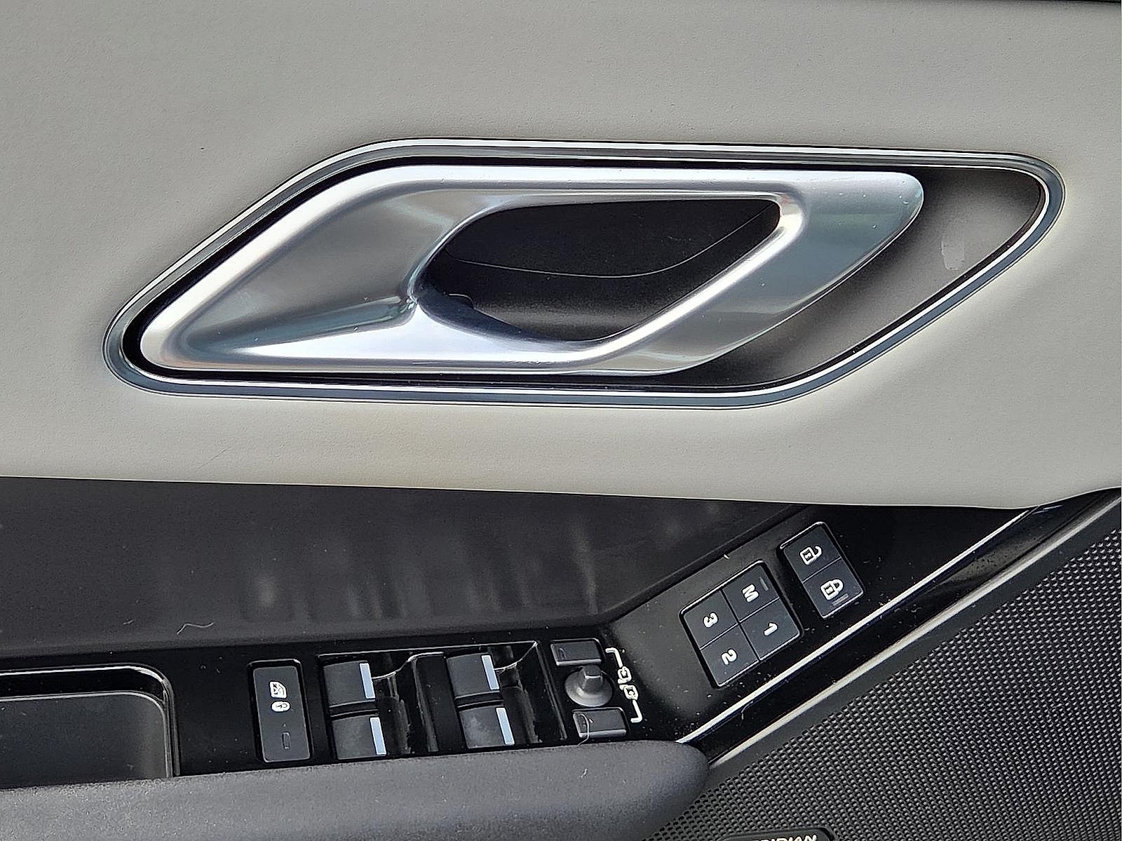 2024 Land Rover Range Rover Velar Dynamic SE