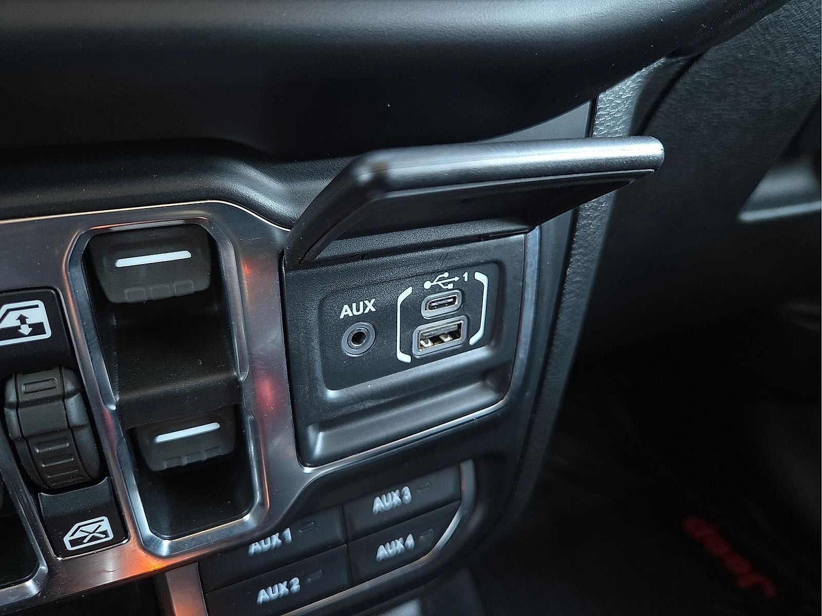2020 Jeep Wrangler Unlimited Sahara Altitude