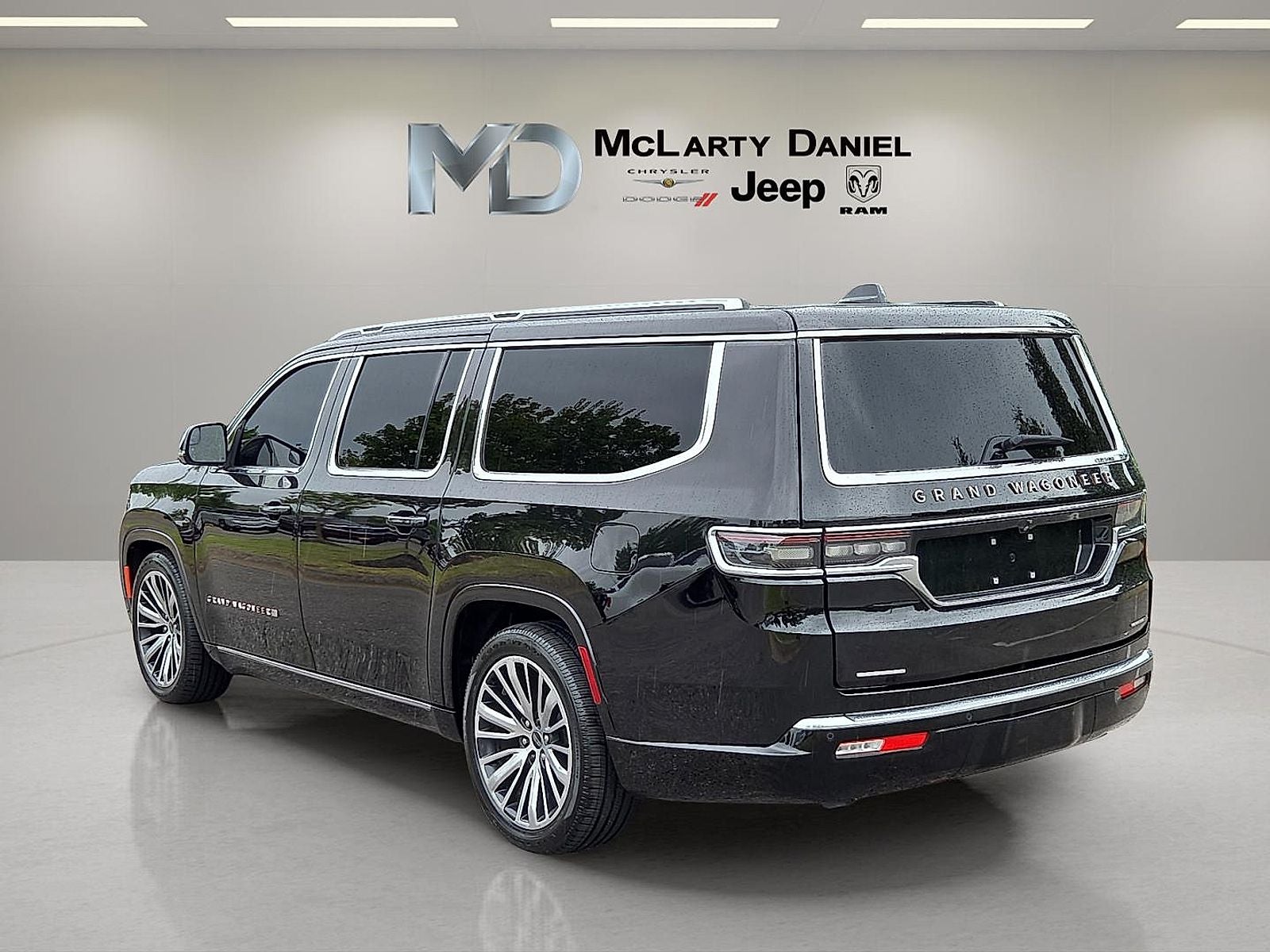 2023 Jeep Grand Wagoneer L Series III 4x4