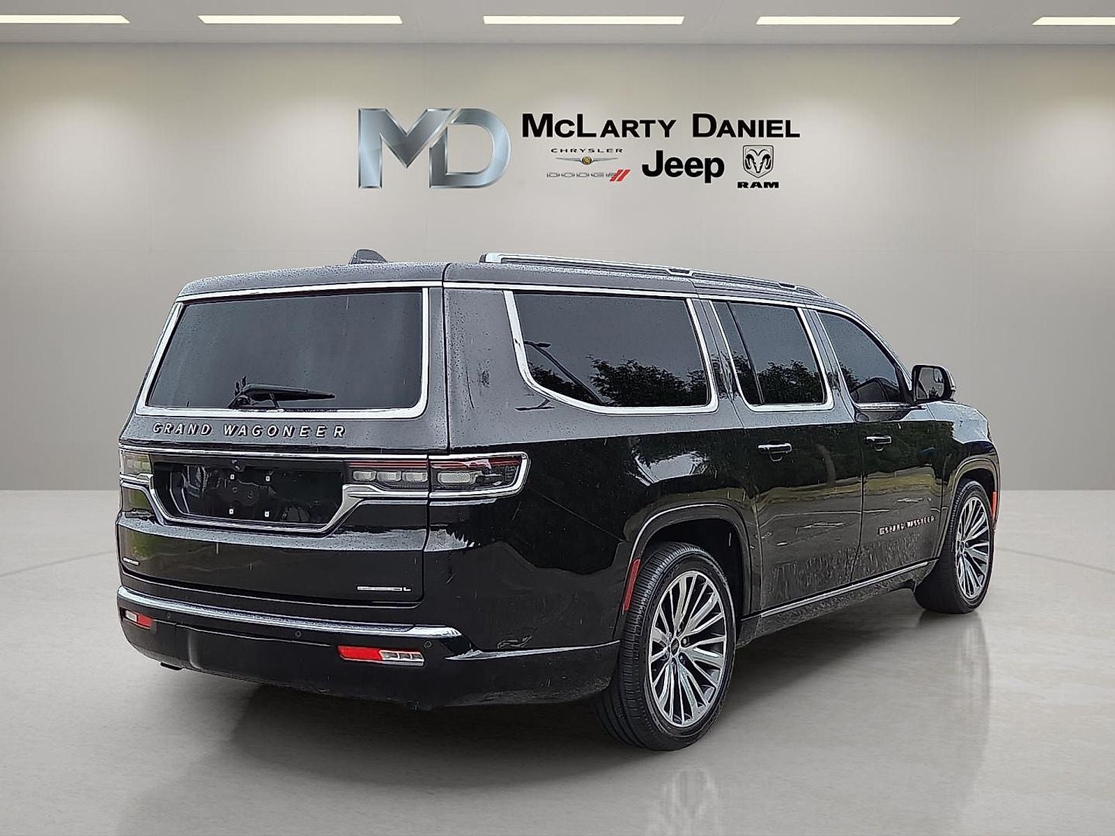 2023 Jeep Grand Wagoneer L Series III 4x4