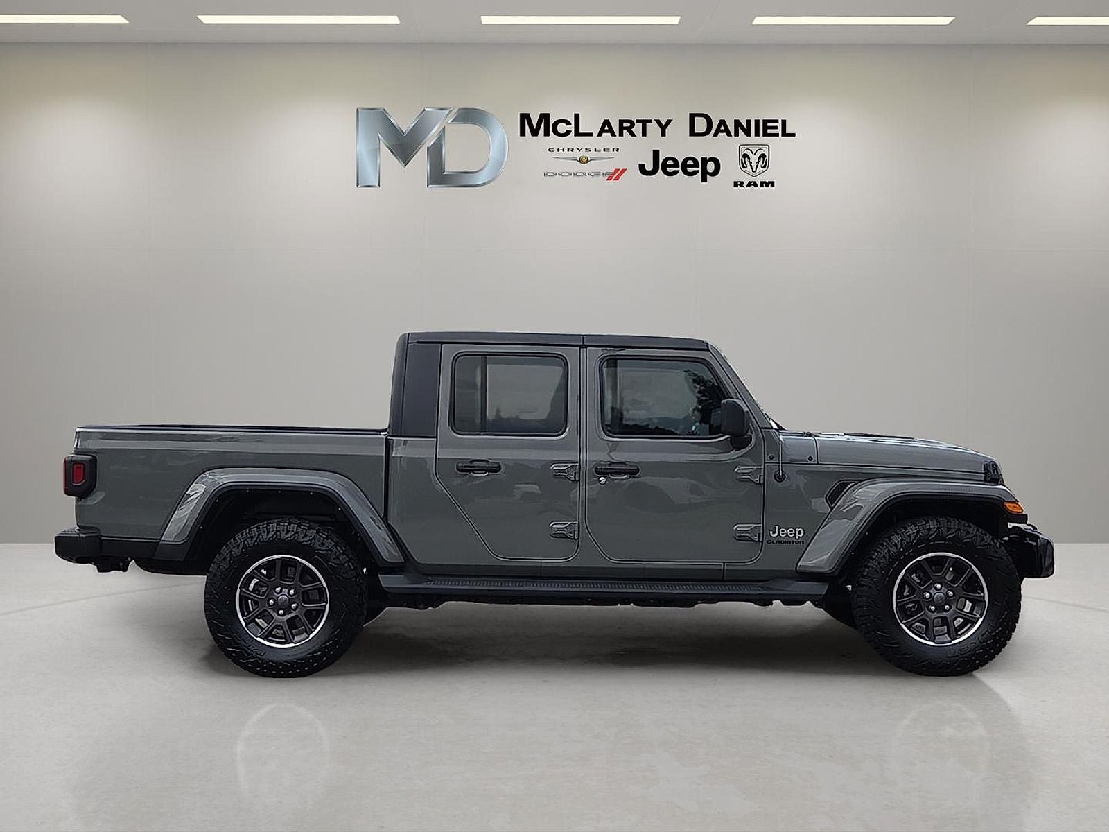 2022 Jeep Gladiator Overland 4x4