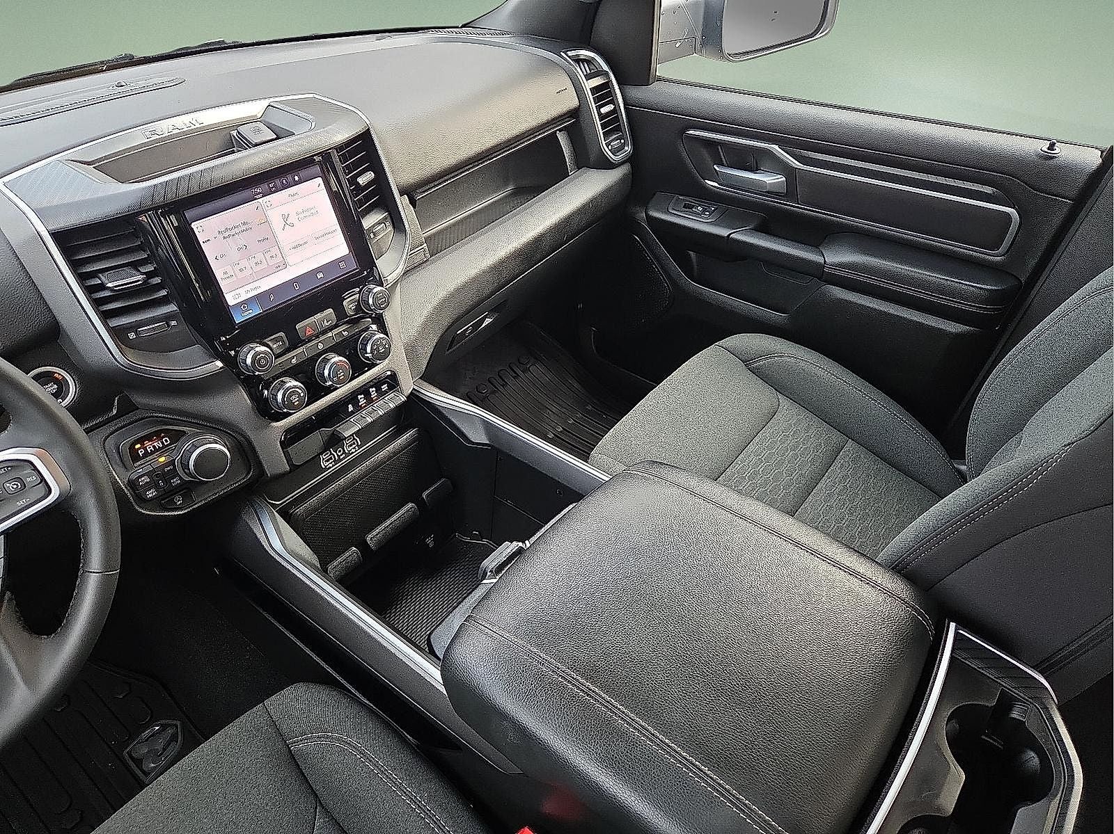 2025 RAM 1500 Big Horn Crew Cab 4x4 5'7' Box
