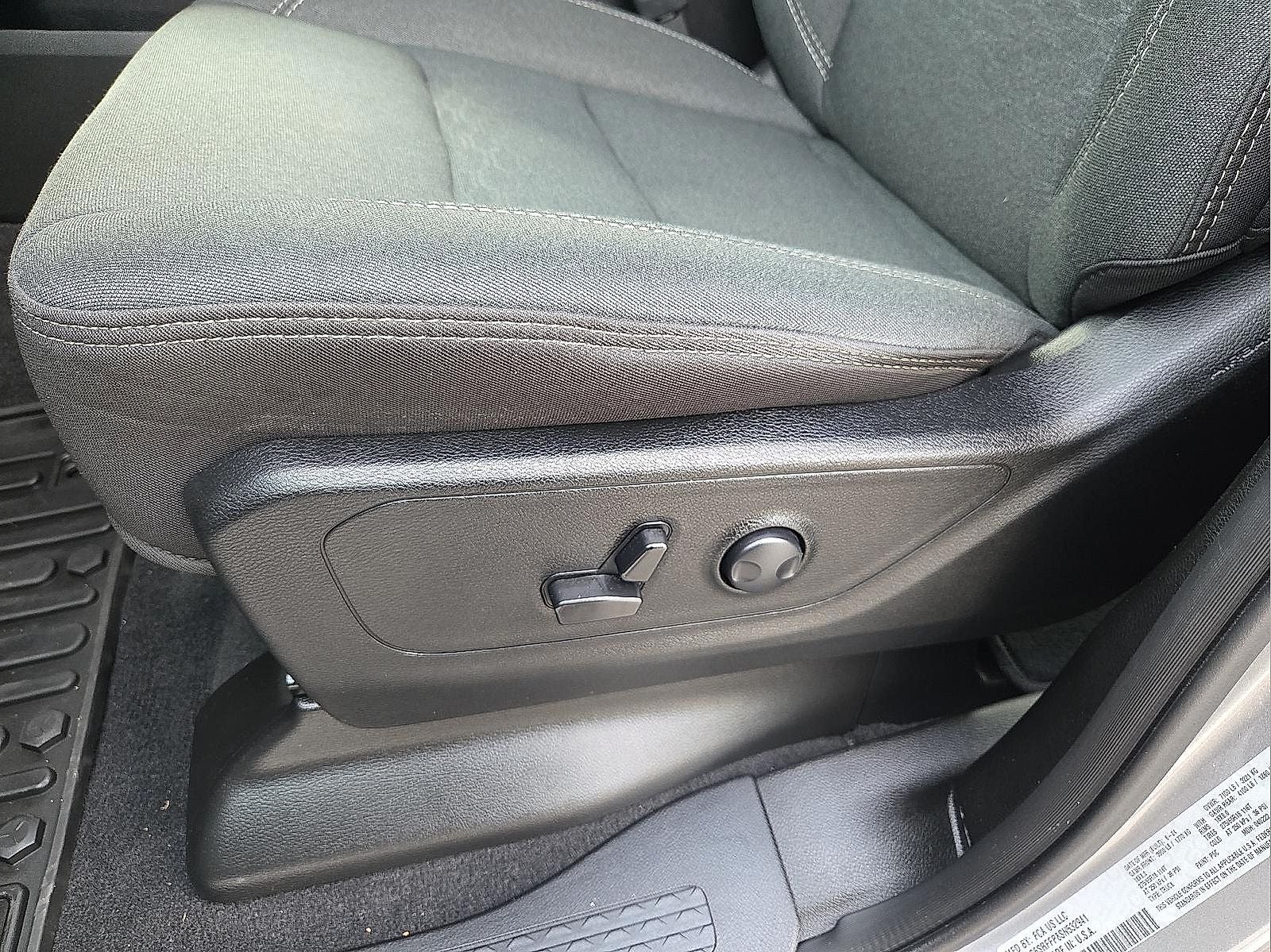 2025 RAM 1500 Big Horn Crew Cab 4x4 5'7' Box