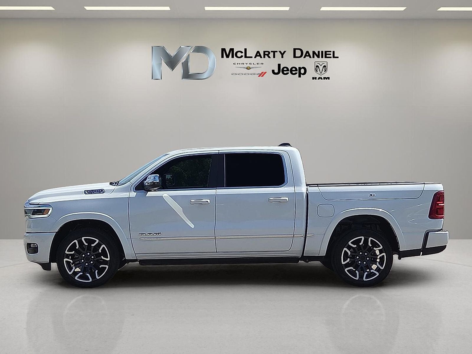 2025 RAM 1500 Limited Crew Cab 4x4 5'7' Box