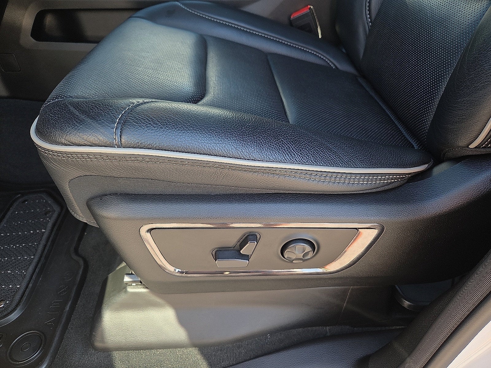 2024 RAM 1500 Limited Crew Cab 4x4 5'7' Box