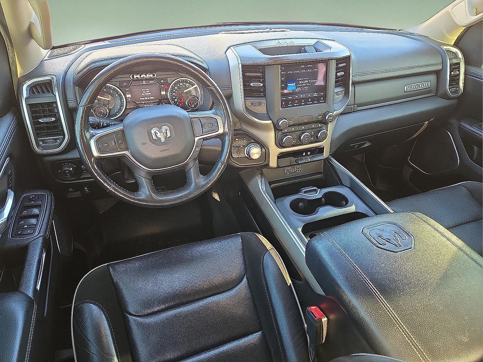 2020 RAM 1500 Laramie Crew Cab 4x4 5'7' Box