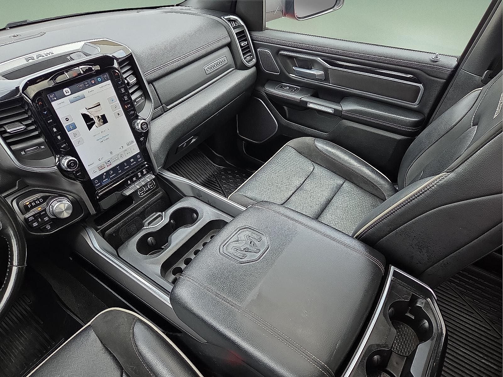 2022 RAM 1500 Laramie Crew Cab 4x4 6'4' Box