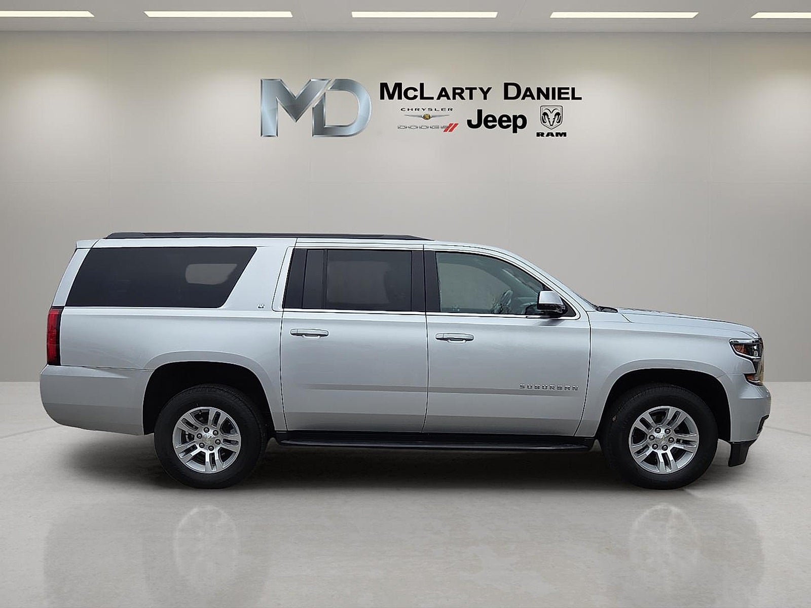 2020 Chevrolet Suburban 4WD LT