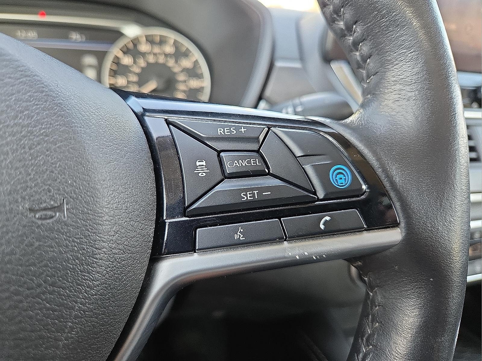 2023 Nissan Altima SL FWD