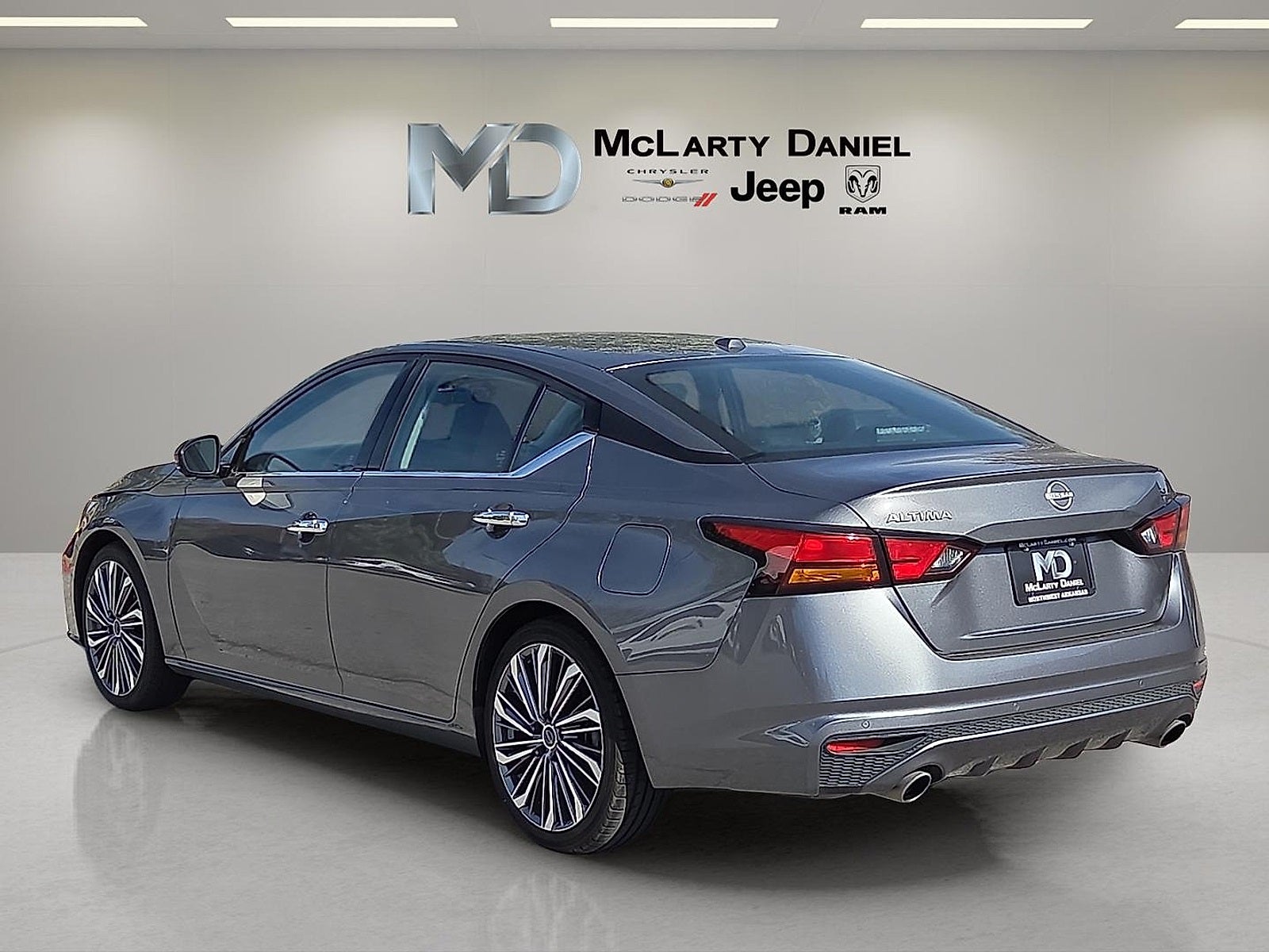 2023 Nissan Altima SL FWD