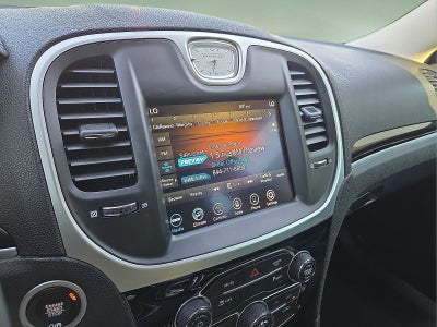 2023 Chrysler 300 Touring L