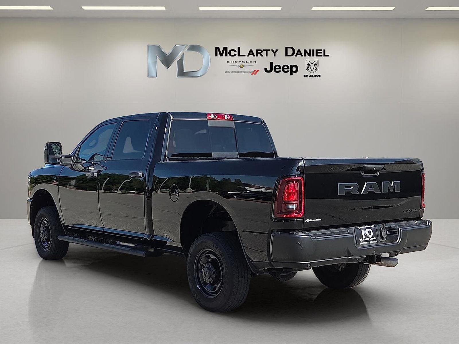 2025 RAM 2500 Tradesman Crew Cab 4x4 6'4' Box