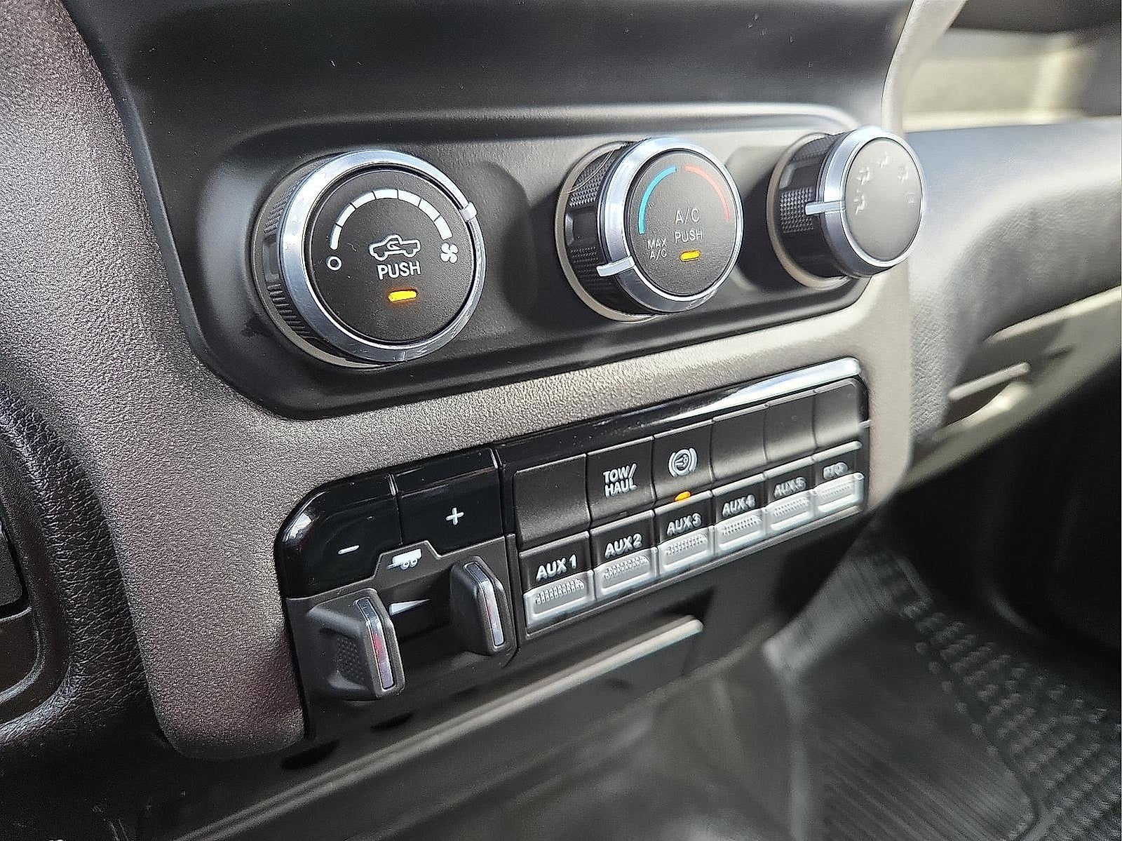 2023 RAM 5500 Chassis Tradesman/SLT