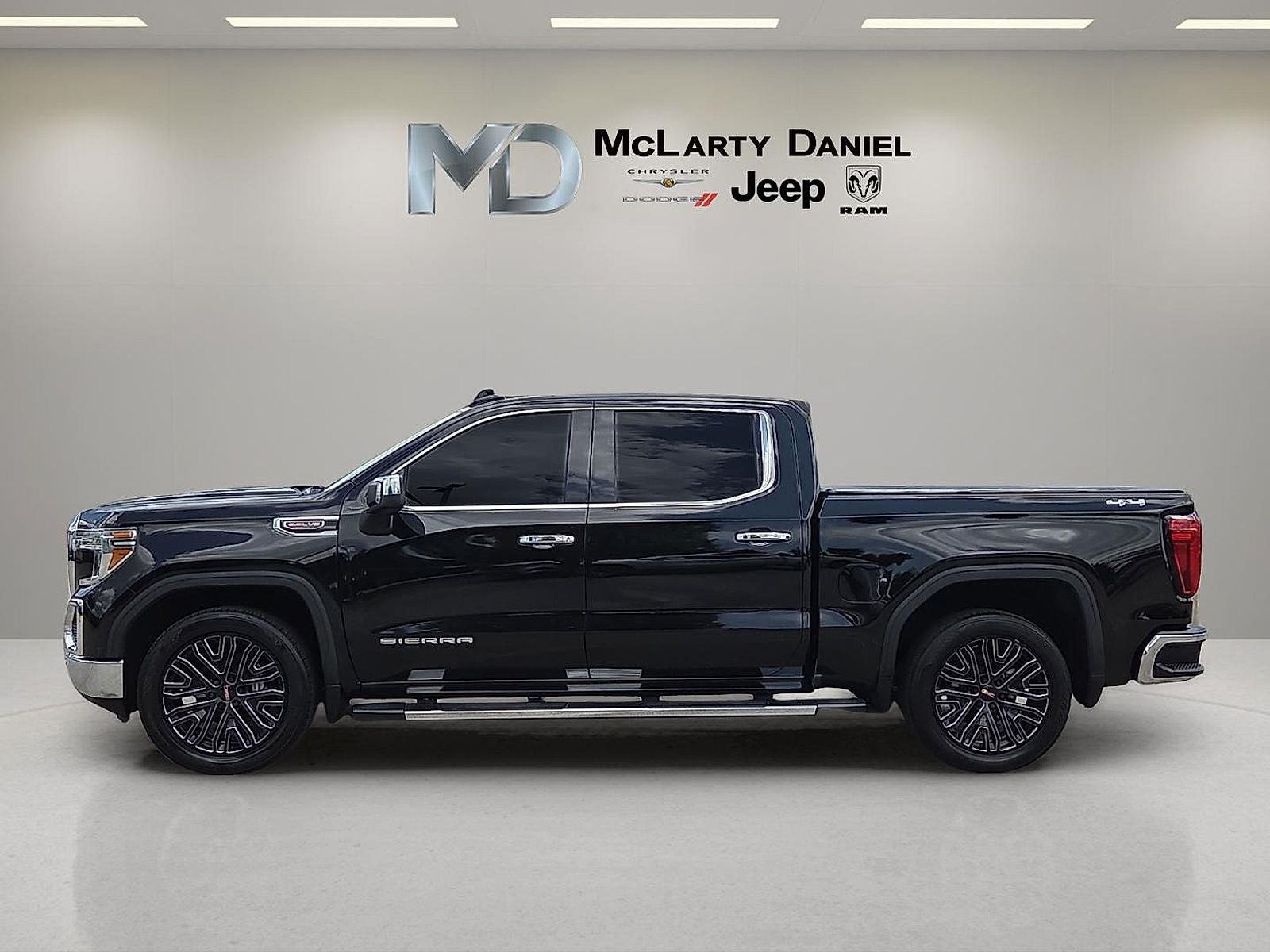 2020 GMC Sierra 1500 4WD Crew Cab Short Box SLT