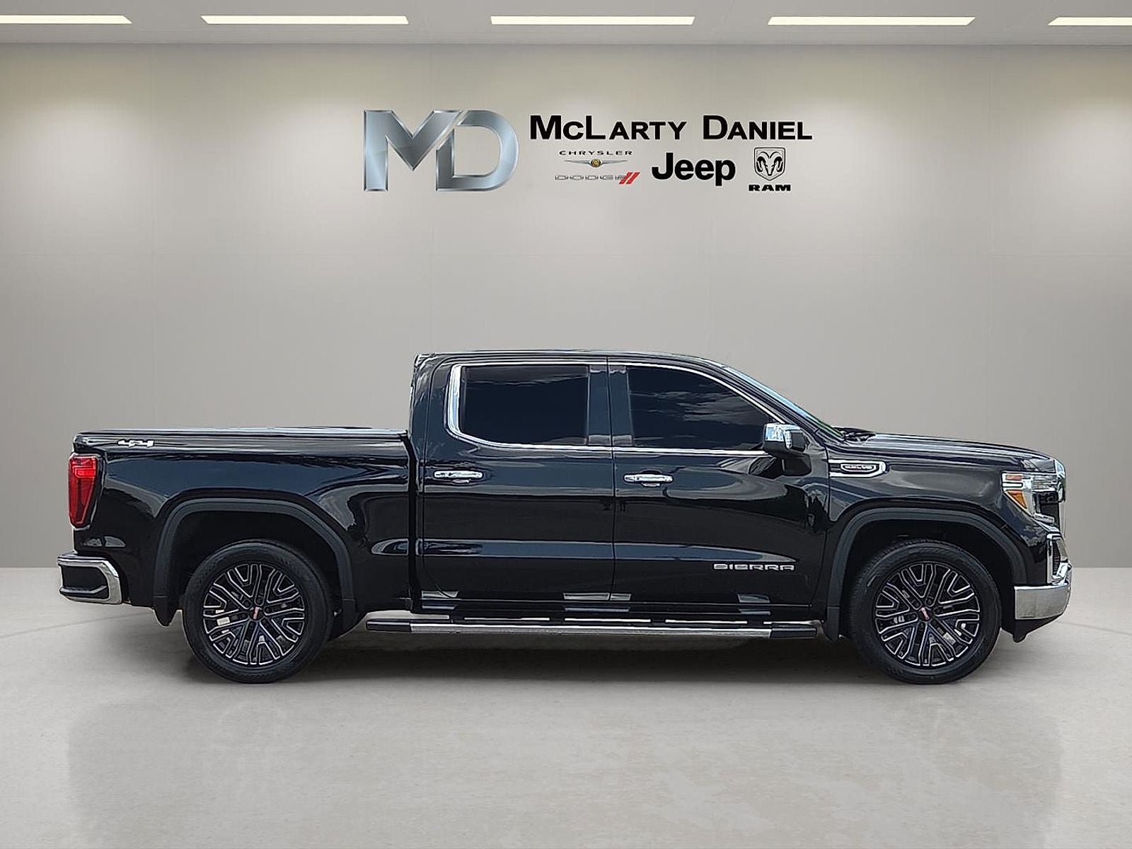 2020 GMC Sierra 1500 4WD Crew Cab Short Box SLT