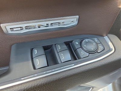 2022 GMC Sierra 1500 4WD Crew Cab Short Box Denali