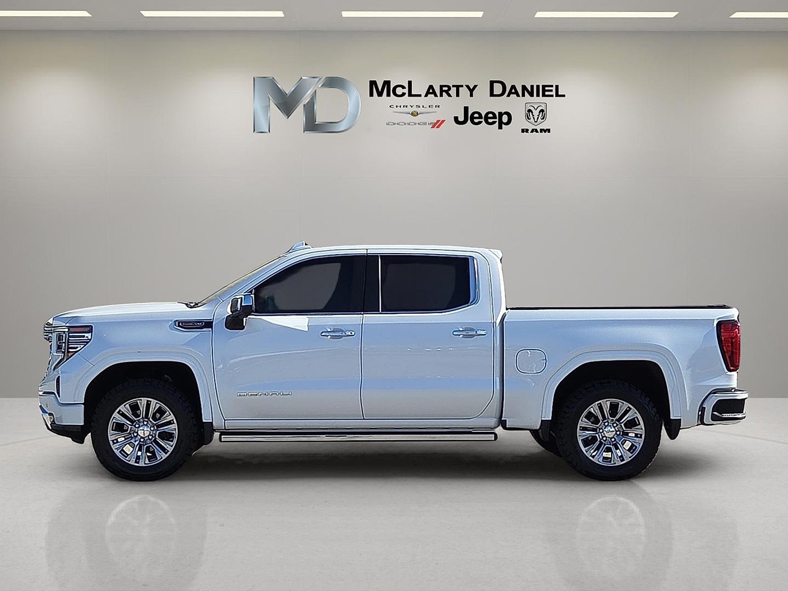 2022 GMC Sierra 1500 4WD Crew Cab Short Box Denali