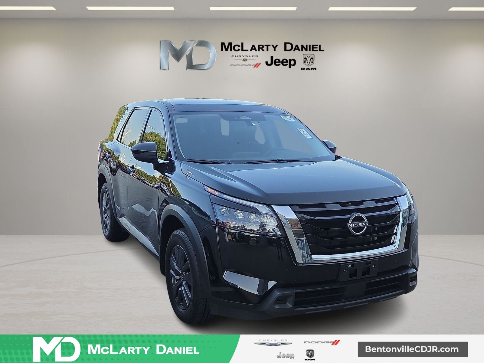 2025 Nissan Pathfinder S