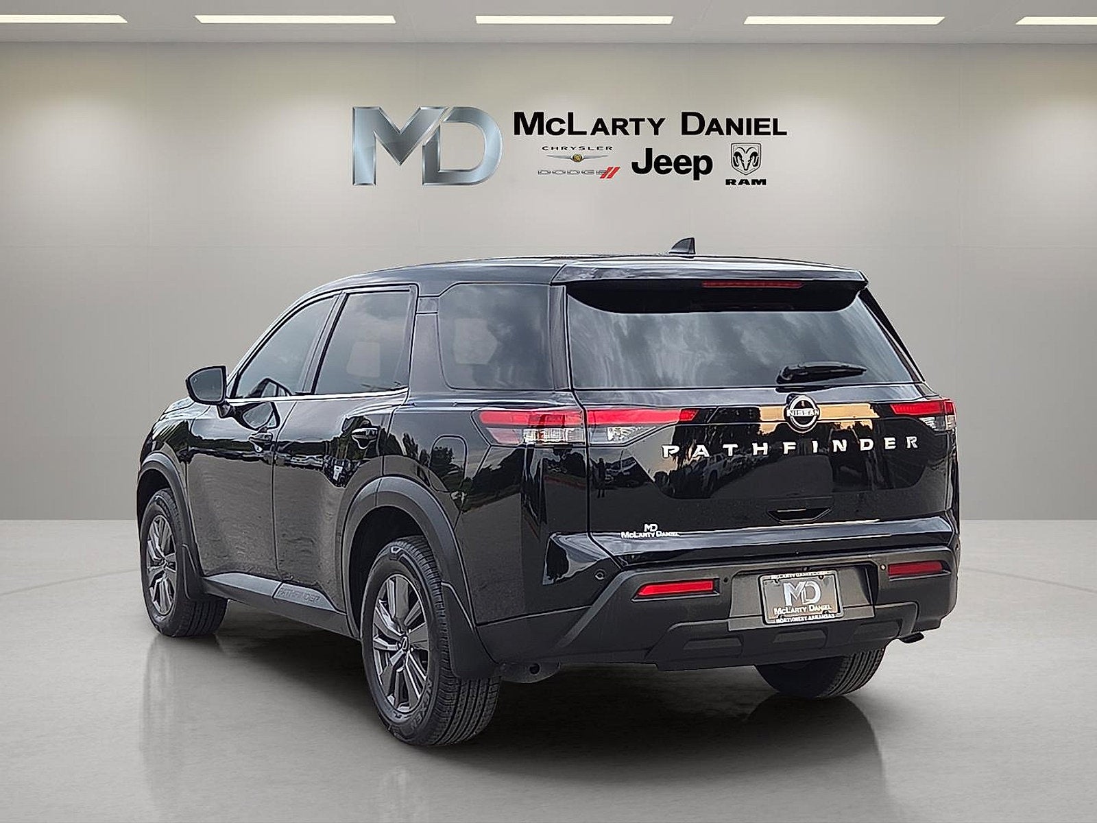 2025 Nissan Pathfinder S FWD