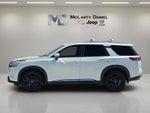 2023 Nissan Pathfinder Platinum FWD