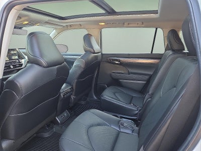 2022 Toyota Highlander Platinum