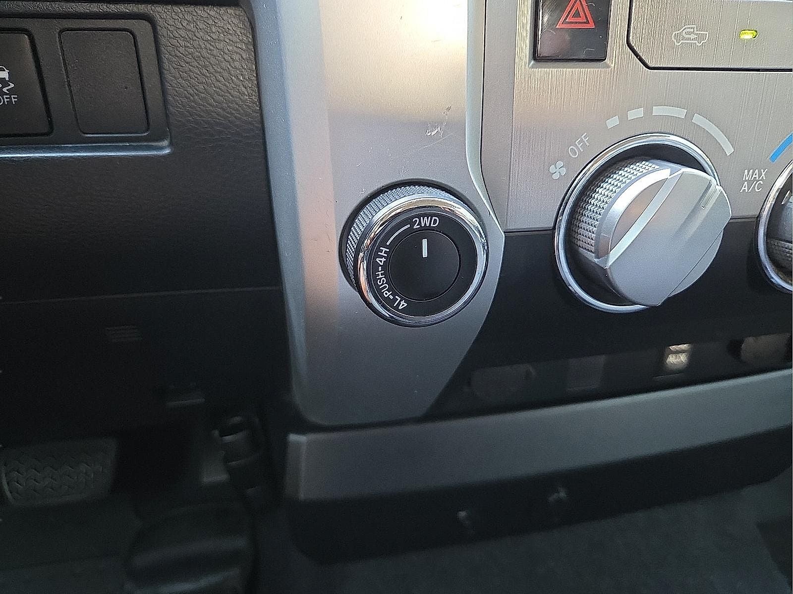 2014 Toyota Tundra SR5 5.7L V8